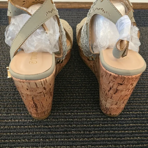 JUST FAB--Women's Gray Wedge Sandals - Picture 4 of 5